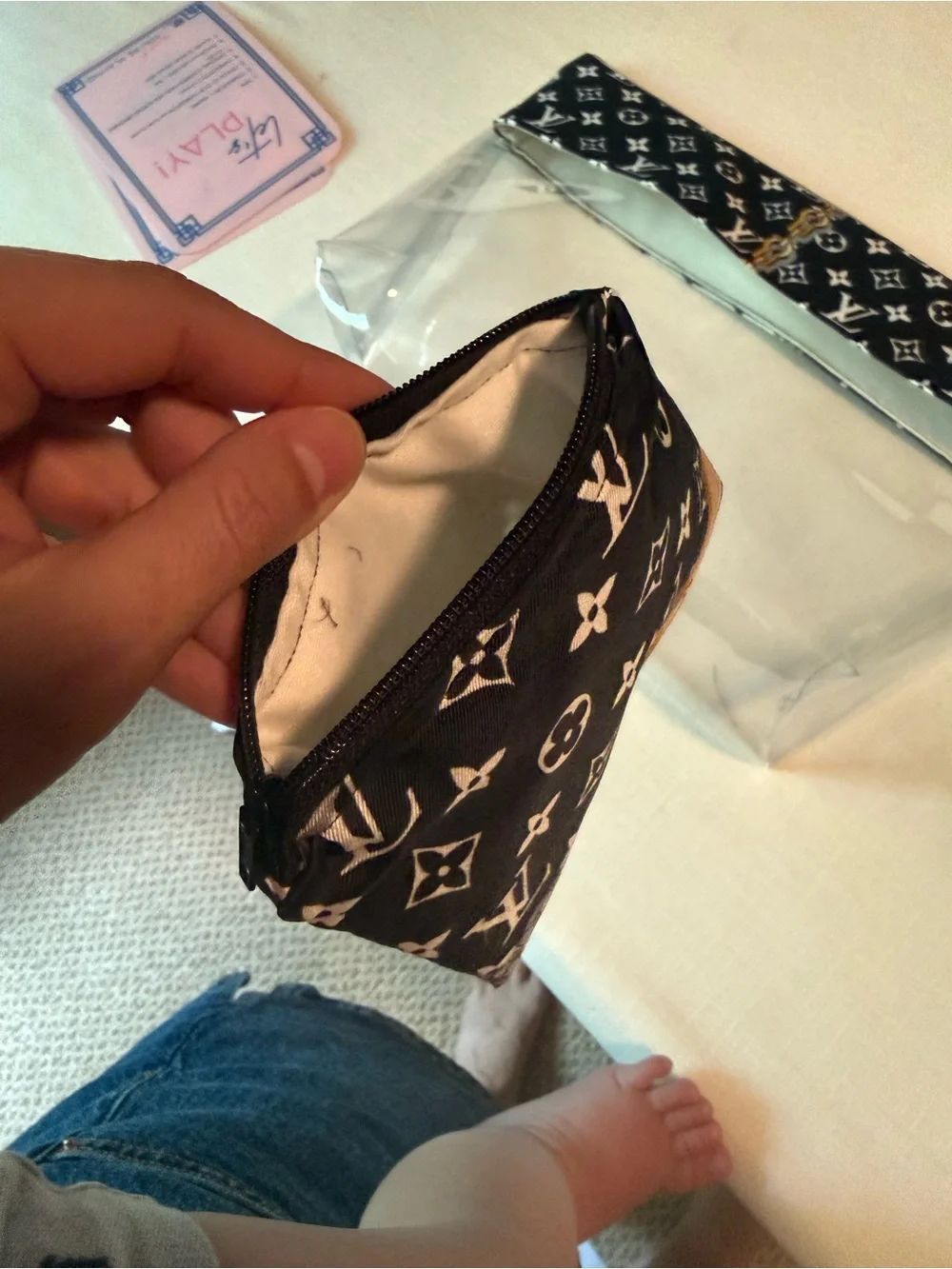 Small Louis Vuitton coin purse - Picture 3 of 7